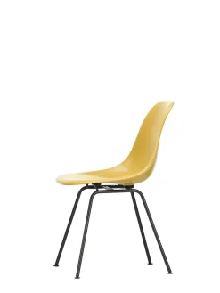Eames Fiberglass Chair DSX, sortlakeret fra Vitra