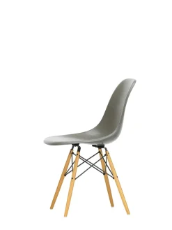 Eames Fiberglass Chair DSW, lys ahorn fra Vitra