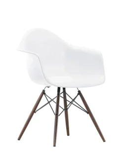 Eames Plastic Armchair DAW, mørkbejdset ahorntræ fra Vitra
