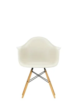 Eames Plastic Armchair DAW, ahorntræ fra Vitra