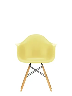 Eames Plastic Armchair DAW, ahorntræ fra Vitra