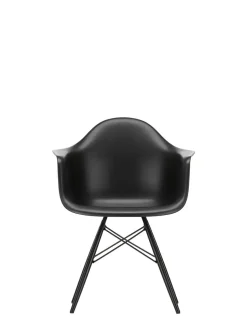 Eames Plastic Armchair DAW, sortlakeret ahorntræ fra Vitra