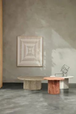 Epic Coffee Table Ø80 cm, travertine fra GUBI