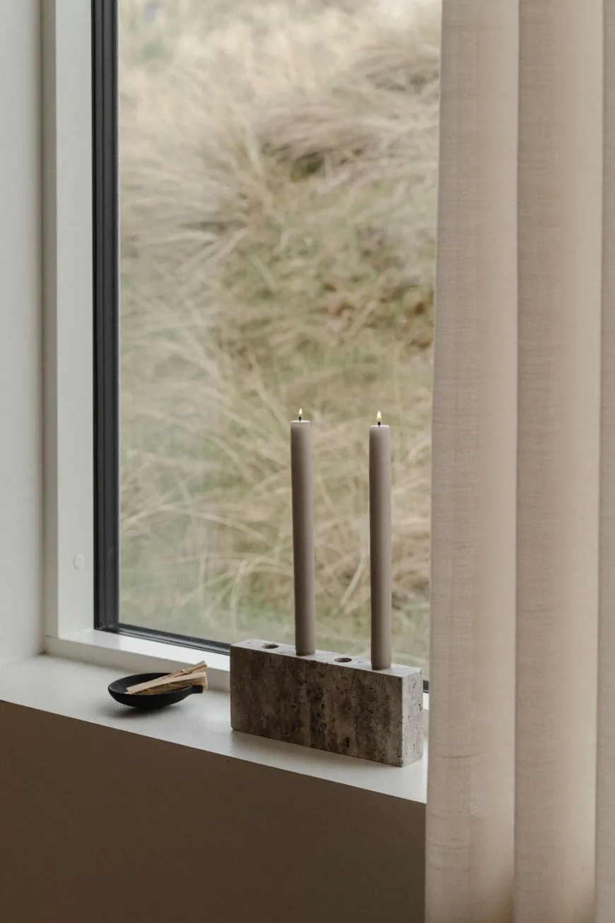 Epode Lysestage 25 cm, travertin silver fra Wabi Sabi Nordic