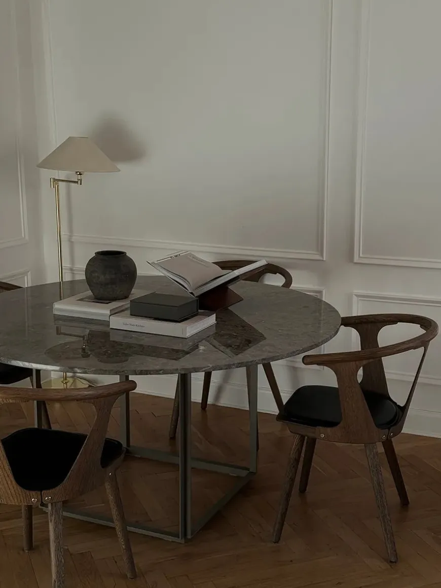 Florence Spisebord Ø145, gris du marais/beige grey fra New Works