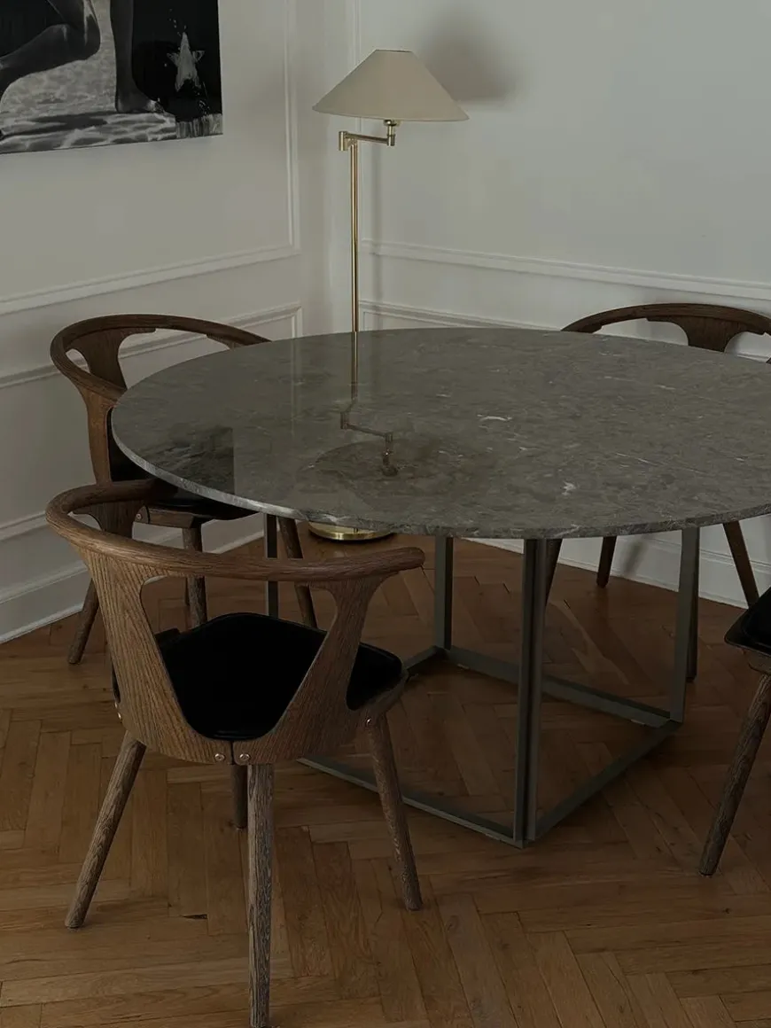 Florence Spisebord Ø145, gris du marais/beige grey fra New Works