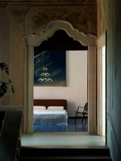 Flowerpot Chandelier VP10, 10 pendants reversed fra &Tradition