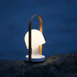 Follow Me pink bordlampe fra Marset