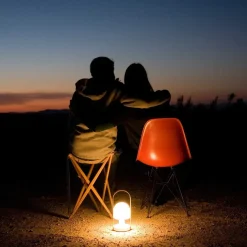 Follow Me terracotta bordlampe fra Marset