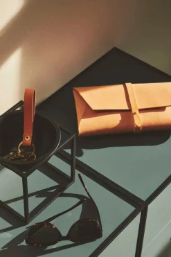 Frame 70 inkl. 2 skuffer og 1 hylde fra Audo Copenhagen