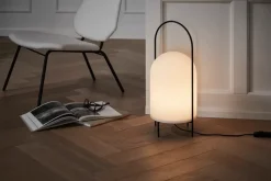 Ghost Floor Lamp fra Woud