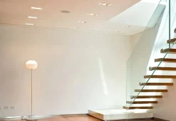 Glo-Ball F, Silver Gulvlampe fra Flos