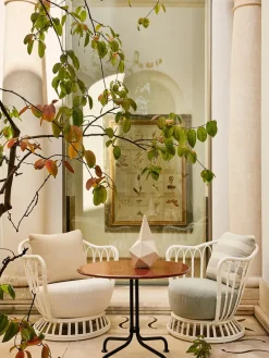 Grace Outdoor Lounge Chair fra GUBI