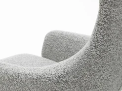 Grand Repos Lænestol, cream/dark brown fra Vitra