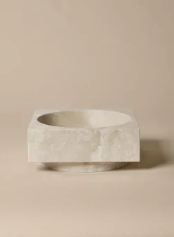 Hew high centrepiece, travertin fra Ferm Living