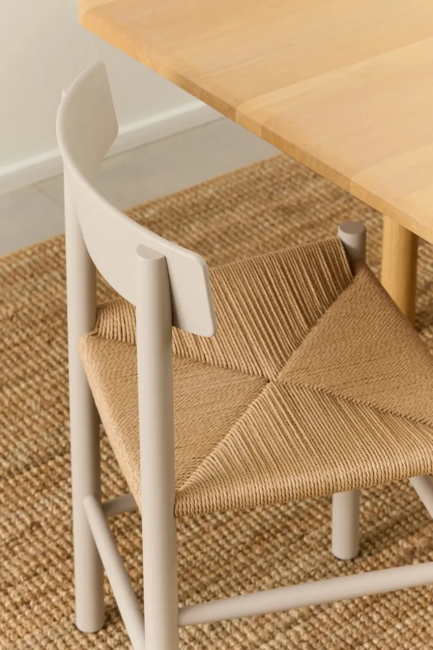 J39 Folkestolen, heritage red af Børge Mogensen