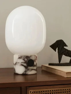 JWDA Concrete Bordlampe fra Audo Copenhagen