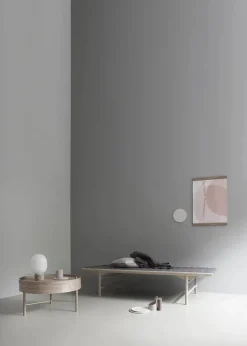 JWDA Table Lamp, red travertine stone fra Audo Copenhagen