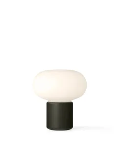 Karl-Johan portable bordlampe, Cold Black fra New Works