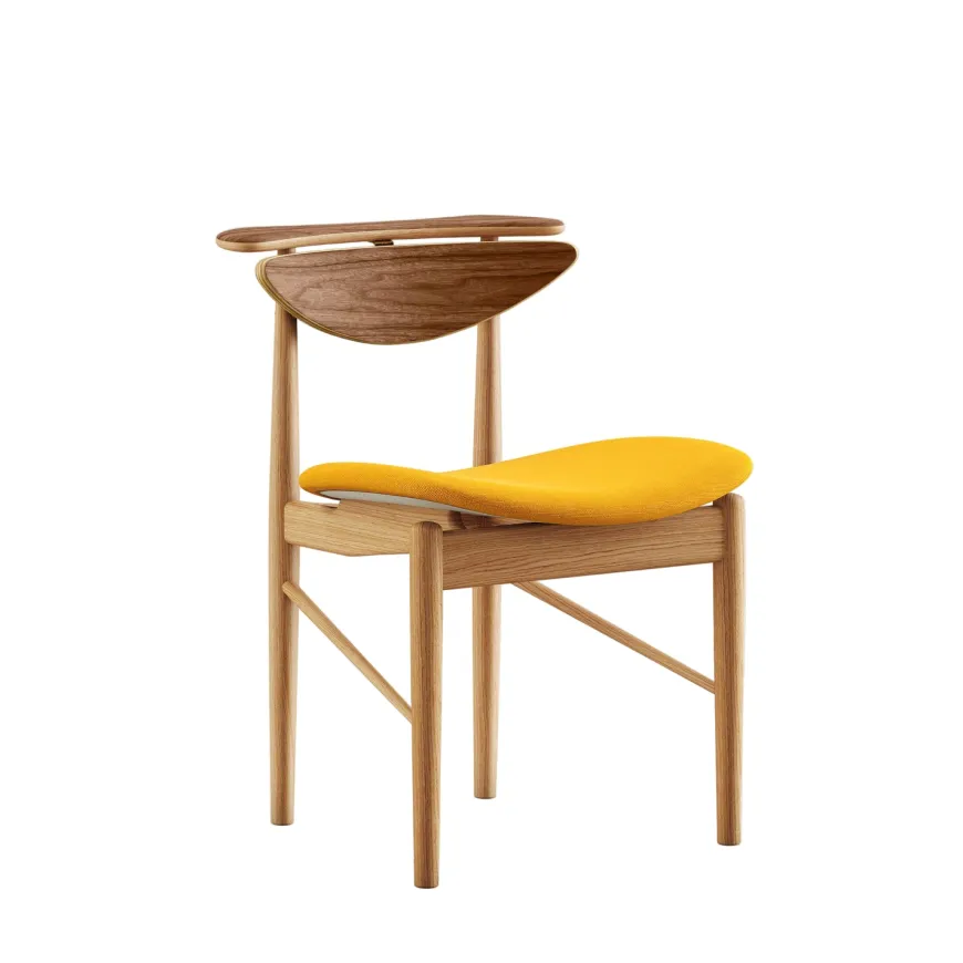 Karmstolen, eg olie/valnød af Finn Juhl