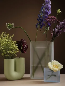 Kink Vase, dusty lilac fra Muuto