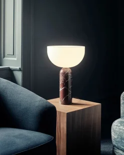 Kizu Bordlampe Large, Black Marble fra New Works