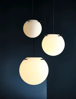 Koi Pendel, white/black Ø32 fra Frandsen