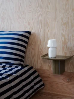 Korpus Shelf, small fra Hay