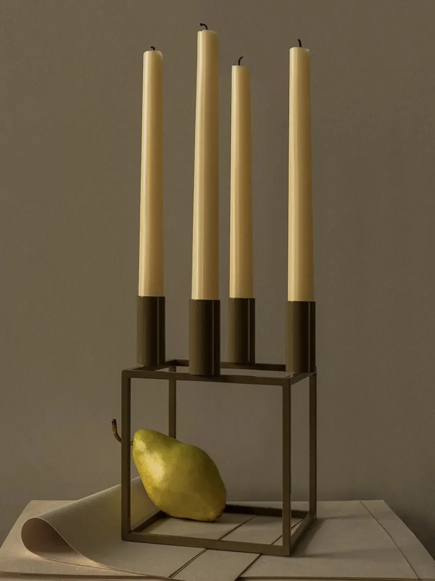 Kubus 4 Lysestage, olive fra Audo Copenhagen