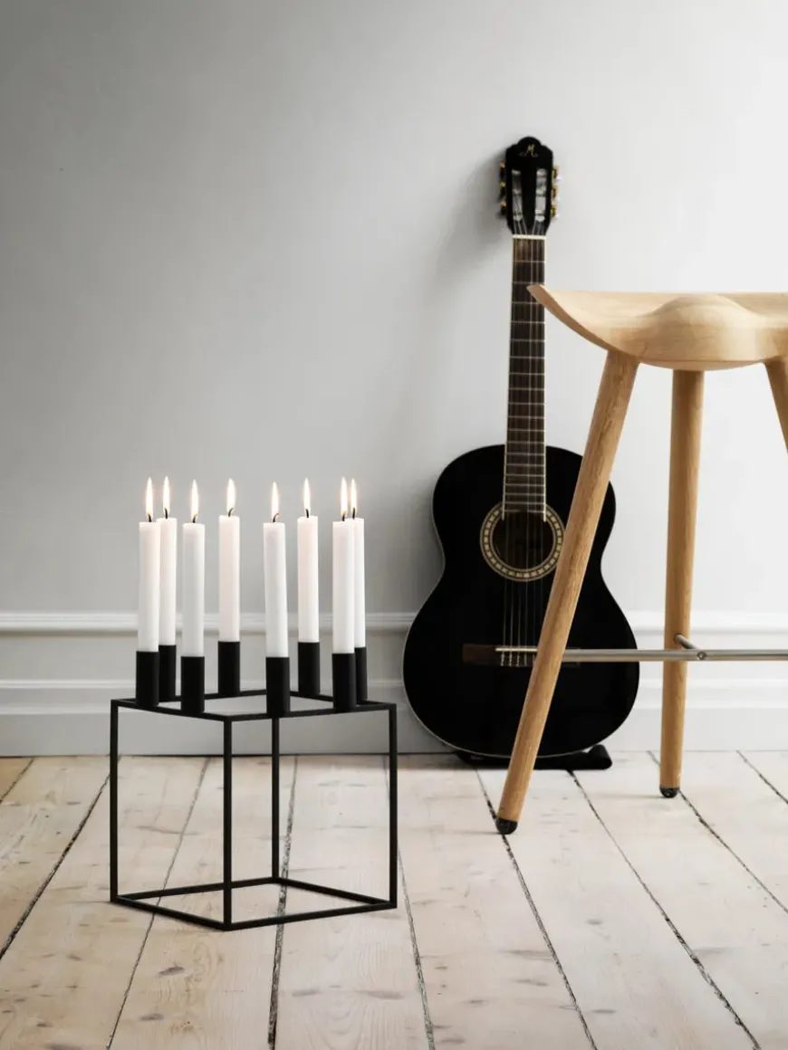 Kubus 8 Lysestage, sort fra Audo Copenhagen