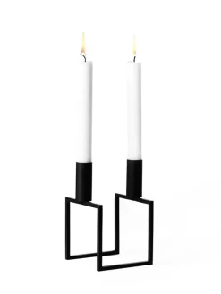 Kubus Line Lysestage, sort fra Audo Copenhagen