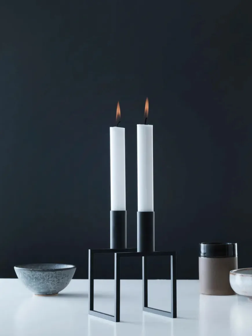 Kubus Line Lysestage, sort fra Audo Copenhagen