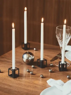 Kubus Micro lysestager, sort fra Audo Copenhagen