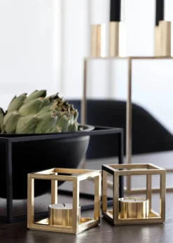 Kubus T Lysestage, guldbelagt fra Audo Copenhagen