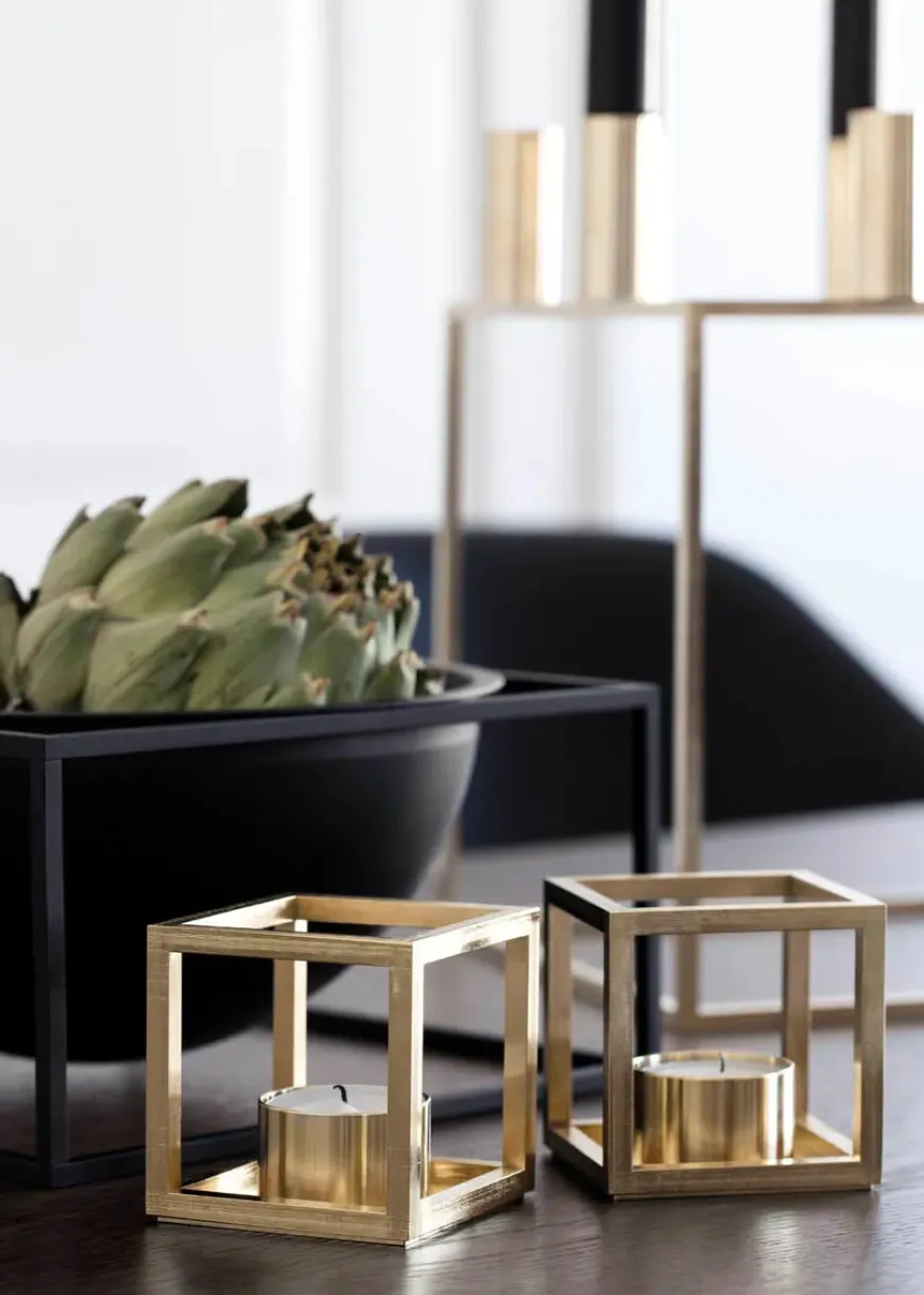 Kubus T Lysestage, guldbelagt fra Audo Copenhagen