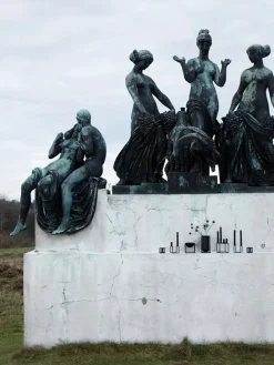 Kubus Vase Lolo, sort fra Audo Copenhagen