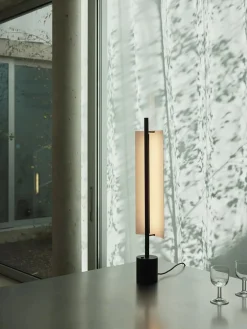 Lámina 45 Bordlampe fra Santa and Cole