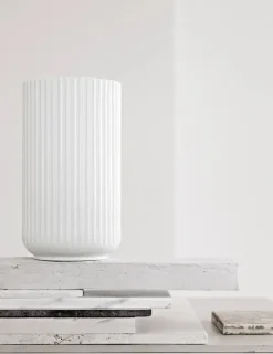 Lyngbyvasen i rosa, H25 cm fra Lyngby Porcelæn