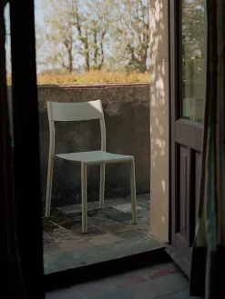 May Chair, light grey fra New Works