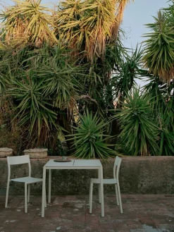 May Spisebord 85 x 85, light grey fra New Works