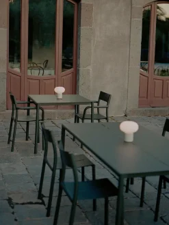 May sæt, 4 stole og bord 170x85 i dark green fra New Works