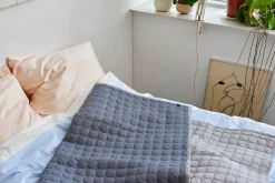 Mega Dot Sengetæppe fra Hay