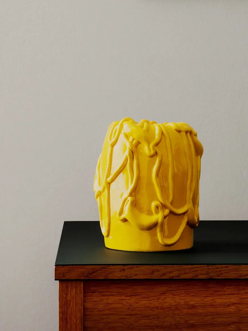 Michael Kvium Jam Vase, empire yellow fra raawii