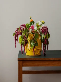 Michael Kvium Jam Vase, empire yellow fra raawii