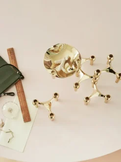 Nagel Lysestage, børstet messing fra STOFF Nagel