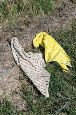 Naram towel - Creme & Ink fra Bongusta