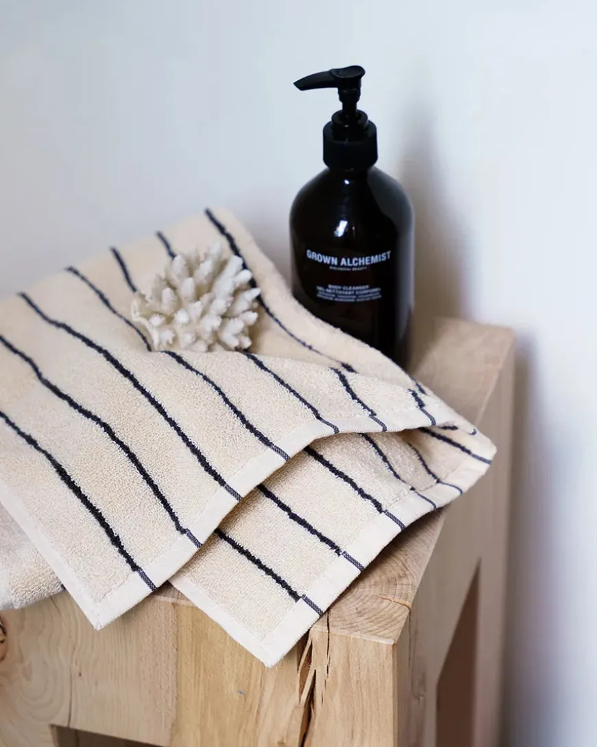 Naram towel - Creme & Ink fra Bongusta