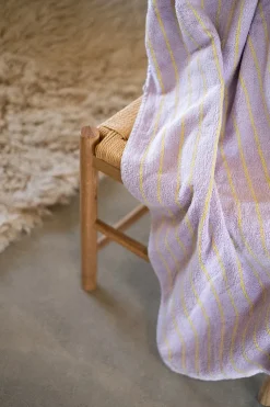 Naram towel - Lilac & Neon yellow fra Bongusta