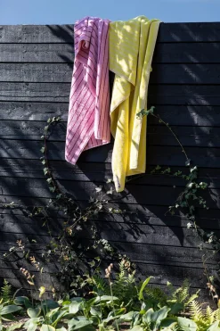 Naram towel - Soft Fuchsia fra Bongusta