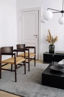 Nestor armstol, sort bøg med natur flet fra Mater